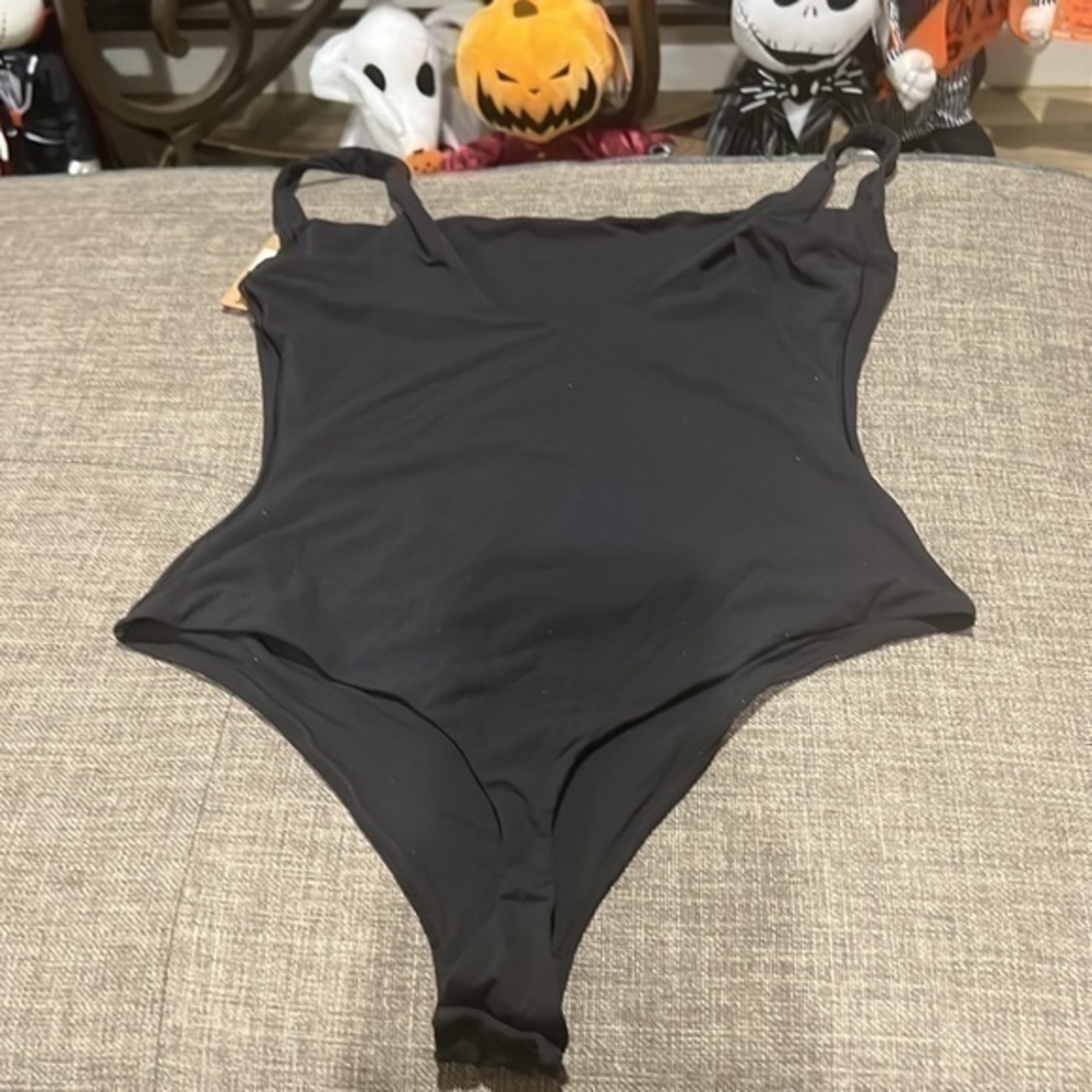 Skims Fits Everybody Square Neck Bodysuit - Picture 6 of 10
